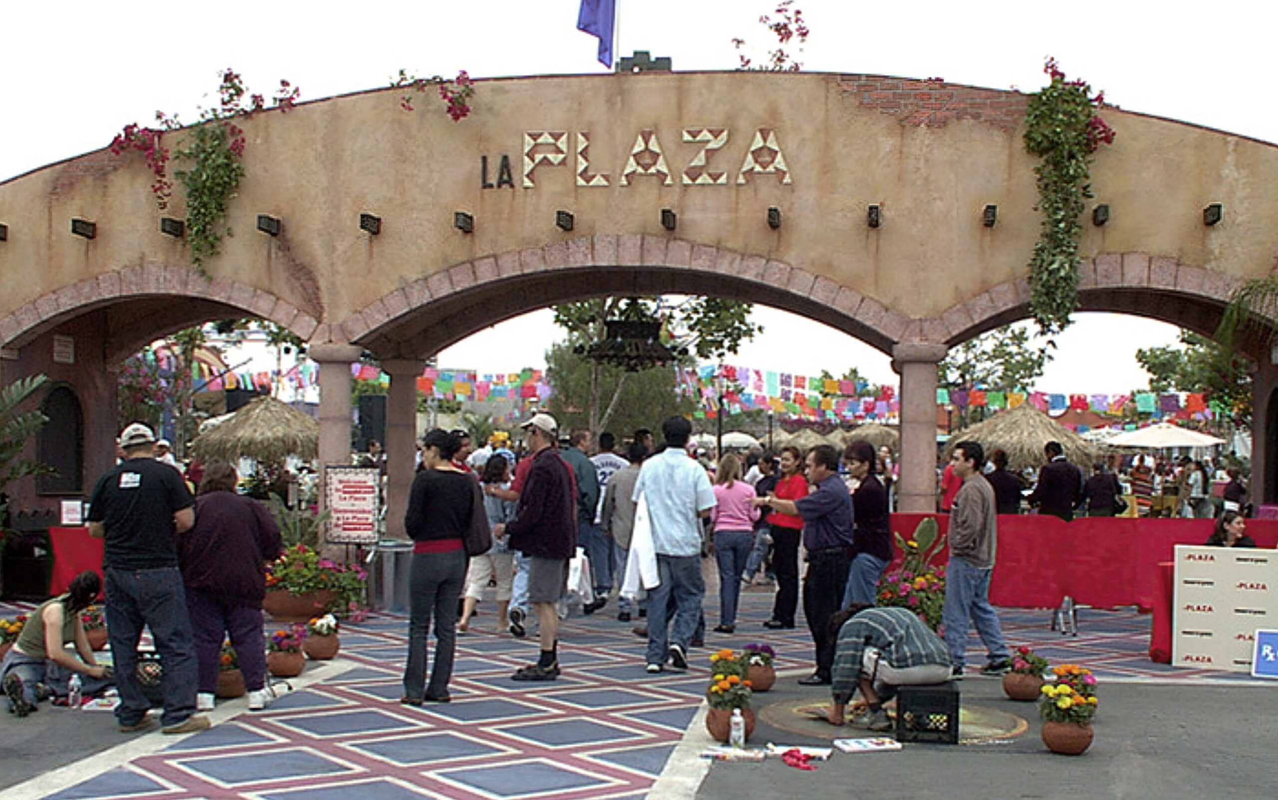 Environment design for Mervyn's La Plaza